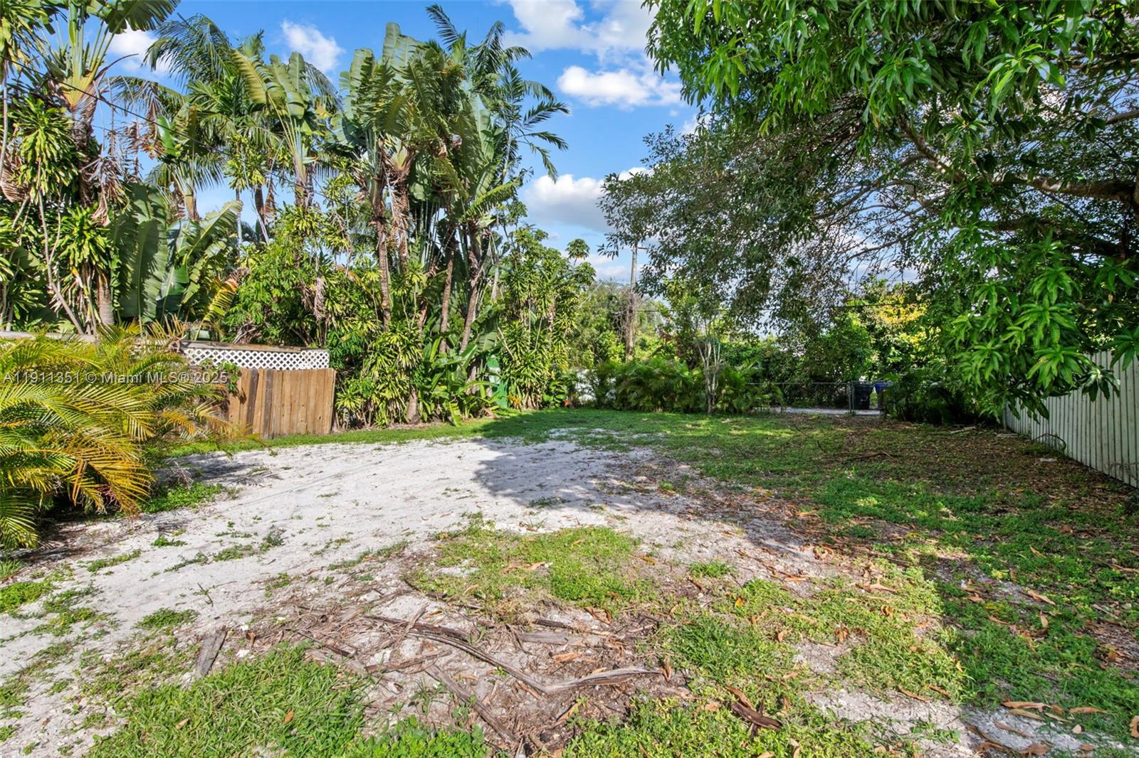   /   sq. ft. $ 2025-11-10 0 Photo