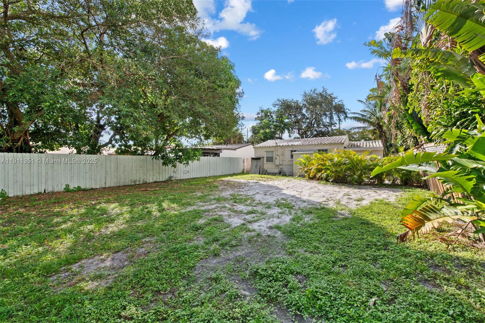   /   sq. ft. $ 2025-11-10 0 Photo