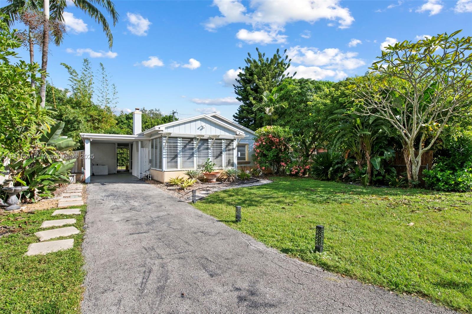   /   sq. ft. $ 2025-11-10 0 Photo