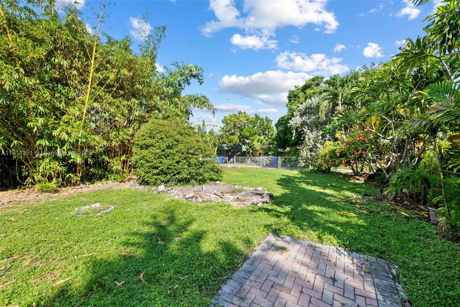   /   sq. ft. $ 2025-11-10 0 Photo