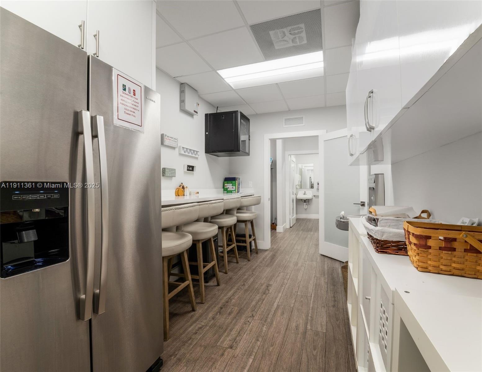   /   sq. ft. $ 2025-11-10 0 Photo