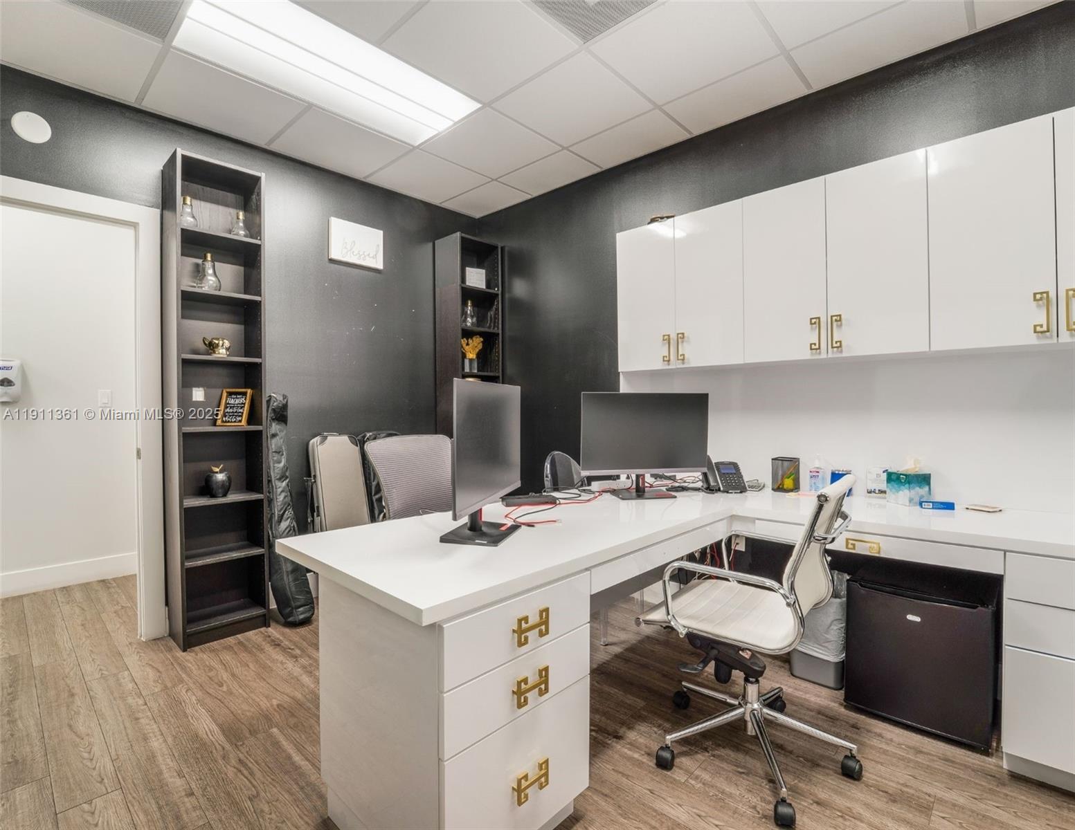   /   sq. ft. $ 2025-11-10 0 Photo