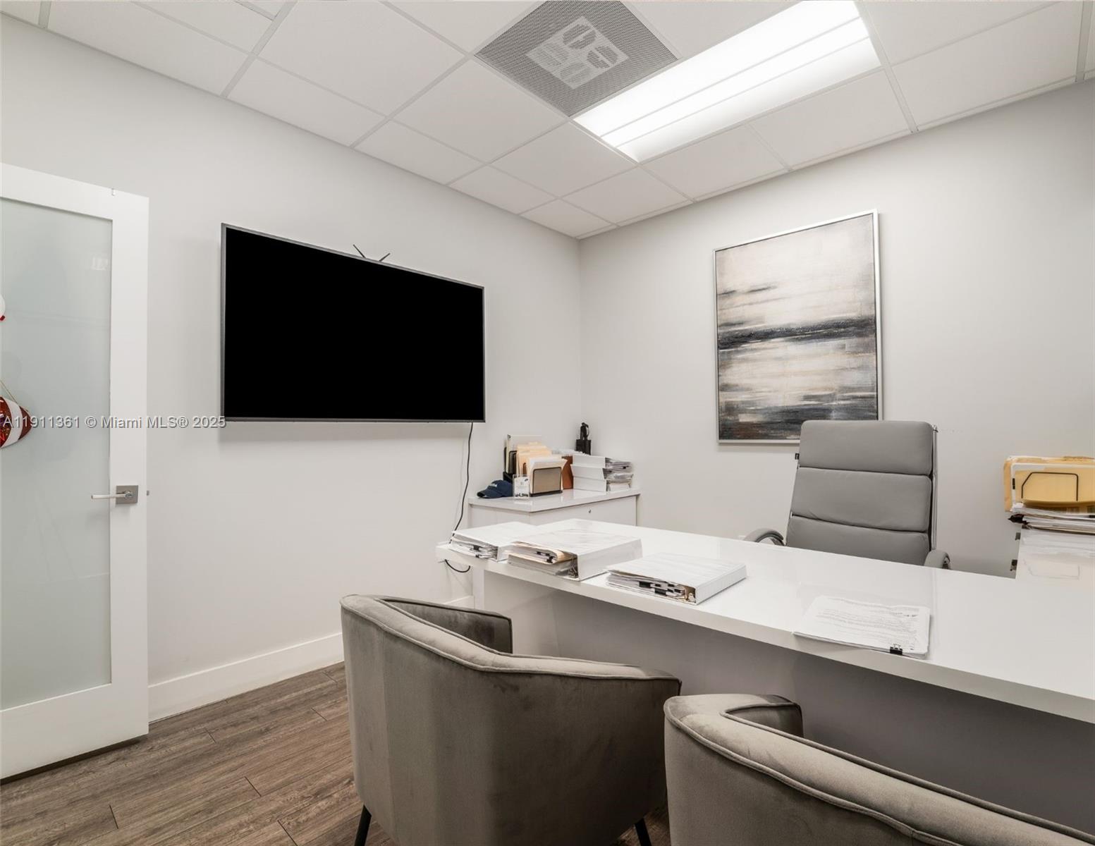   /   sq. ft. $ 2025-11-10 0 Photo