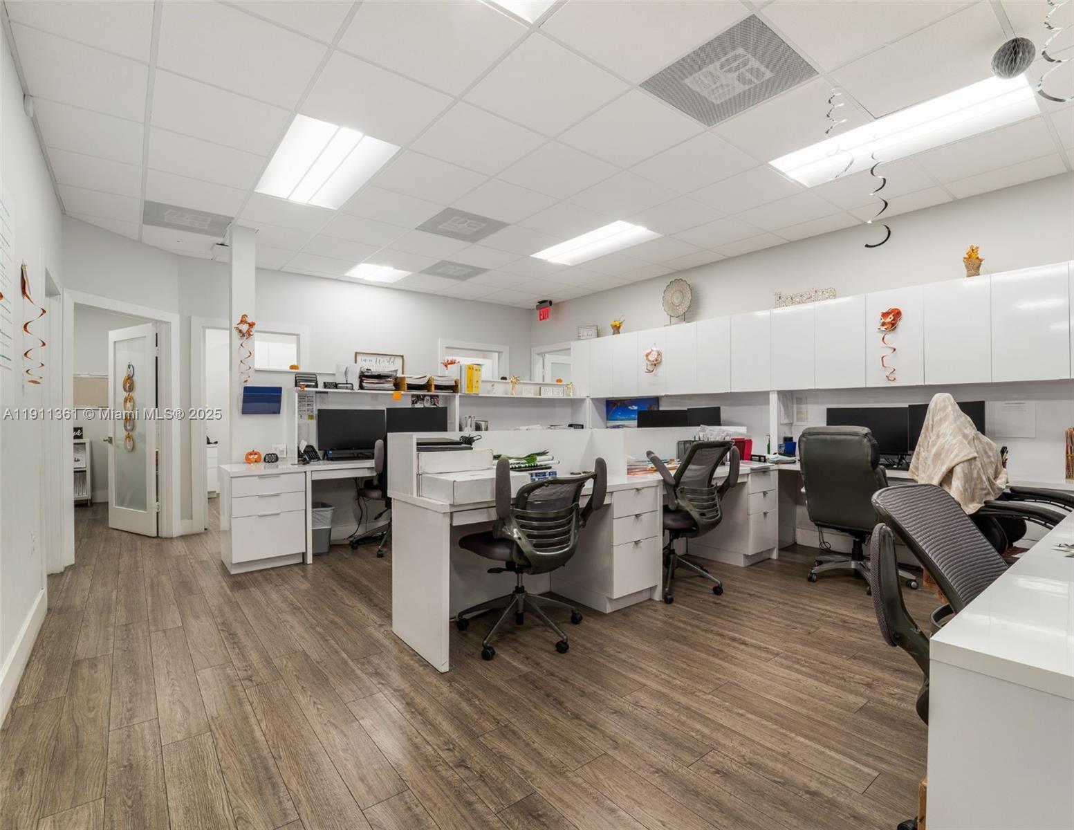   /   sq. ft. $ 2025-11-10 0 Photo