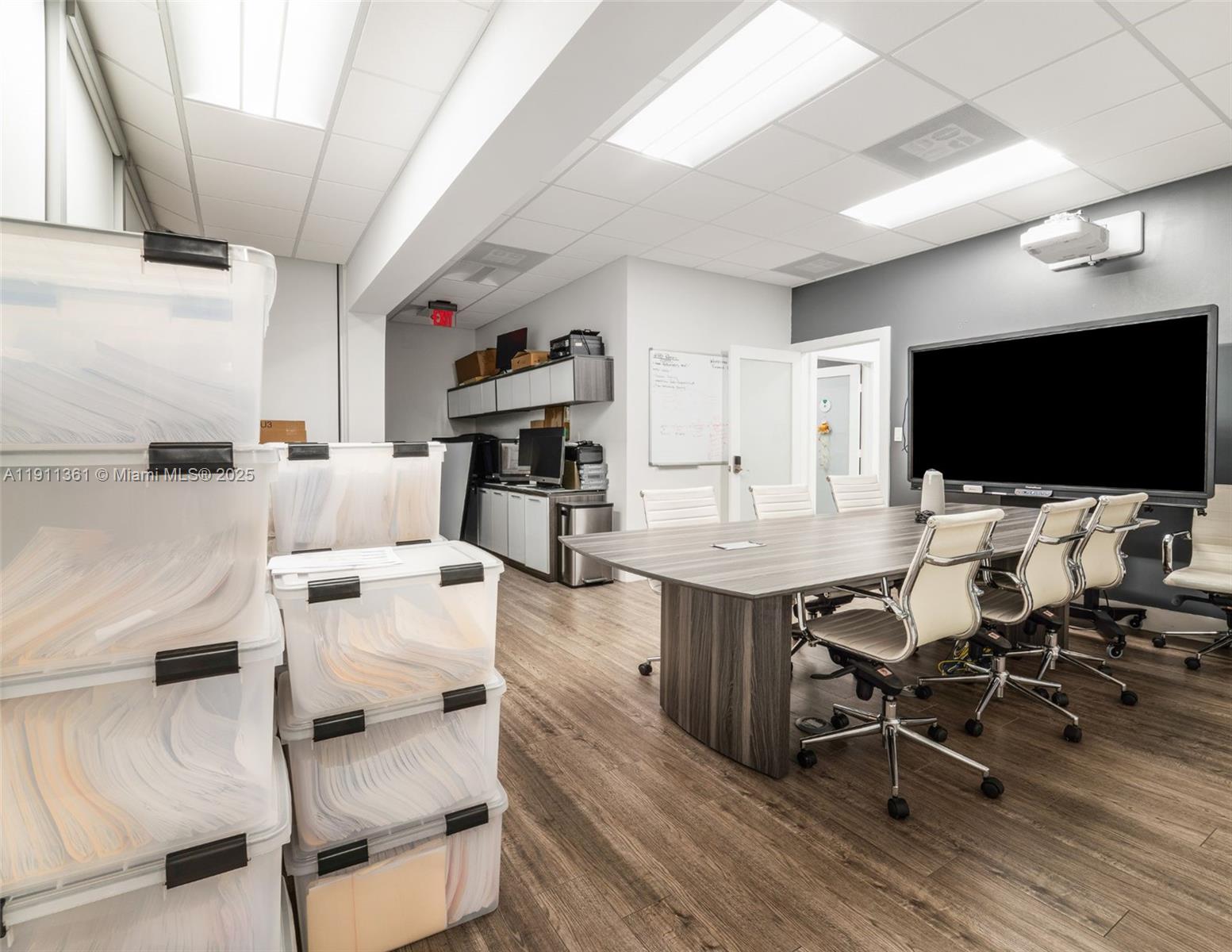   /   sq. ft. $ 2025-11-10 0 Photo