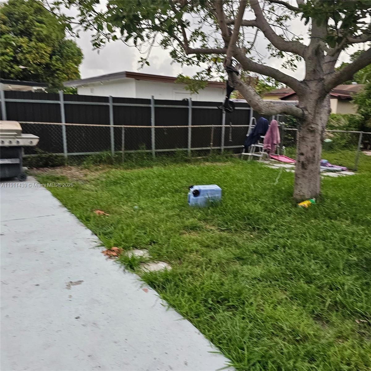 See details 3 / 2 1104 sq. ft. $ 2025-11-10 0 Photo