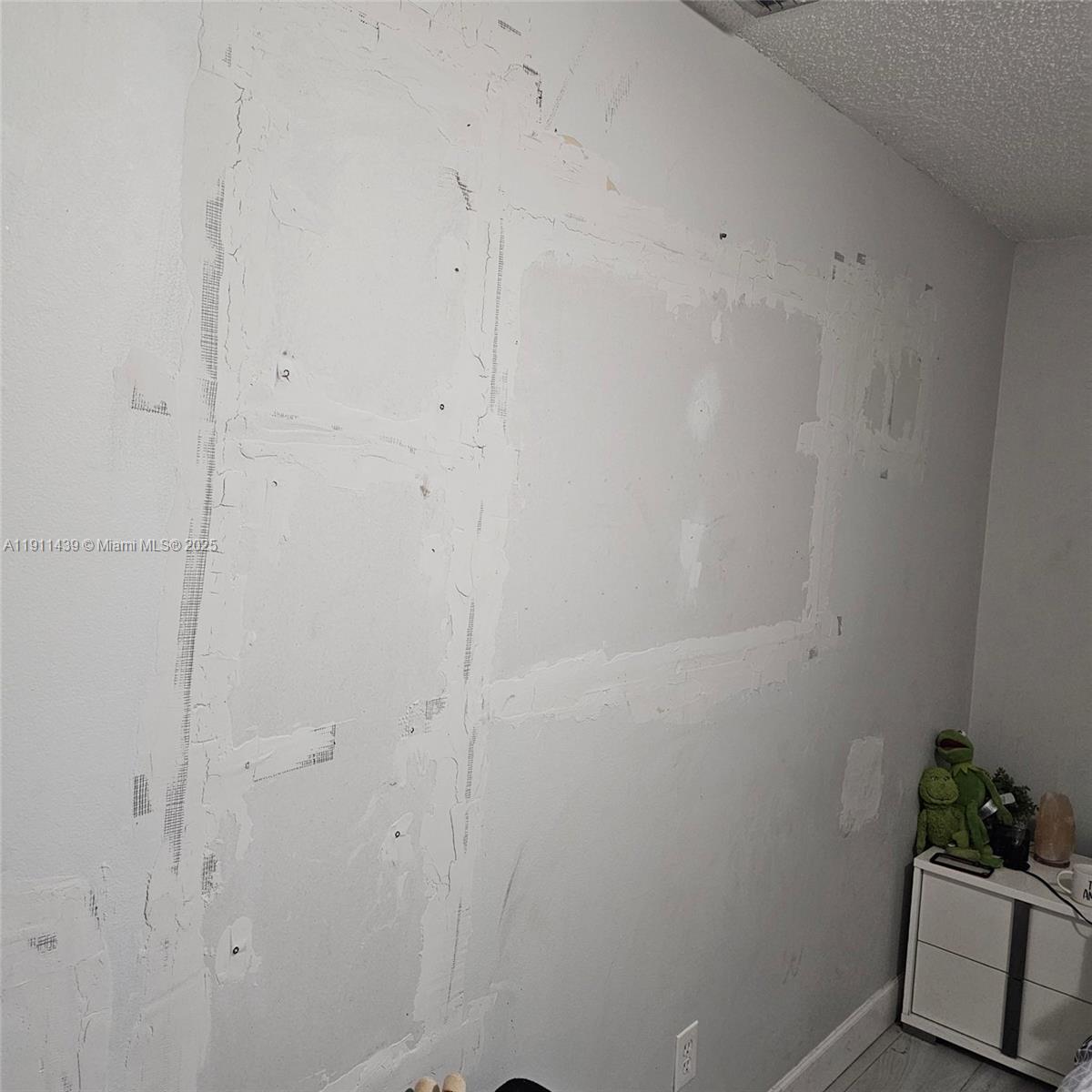 See details 3 / 2 1104 sq. ft. $ 2025-11-10 0 Photo