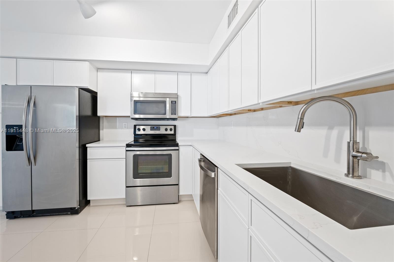 Photo of 3500 Mystic Pointe Dr  #1007, Aventura, Florida, 33180 - 