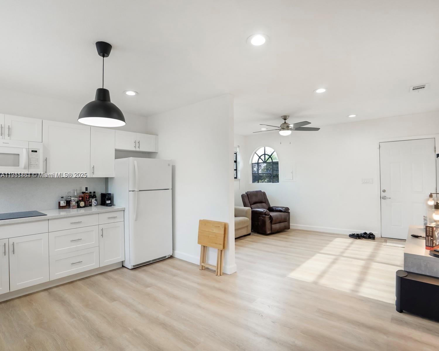   /  2525 sq. ft. $ 2025-11-10 0 Photo