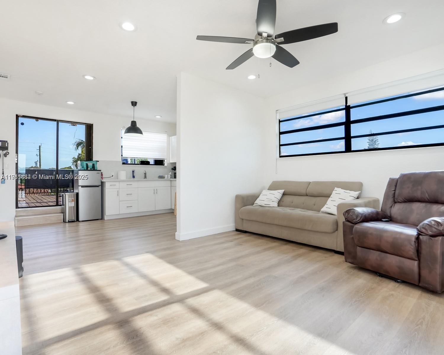   /  2525 sq. ft. $ 2025-11-10 0 Photo