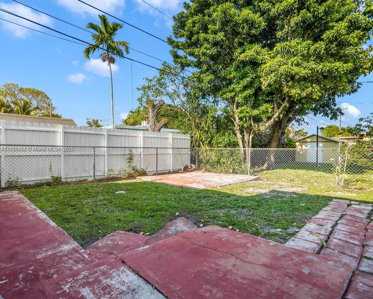   /  2525 sq. ft. $ 2025-11-10 0 Photo