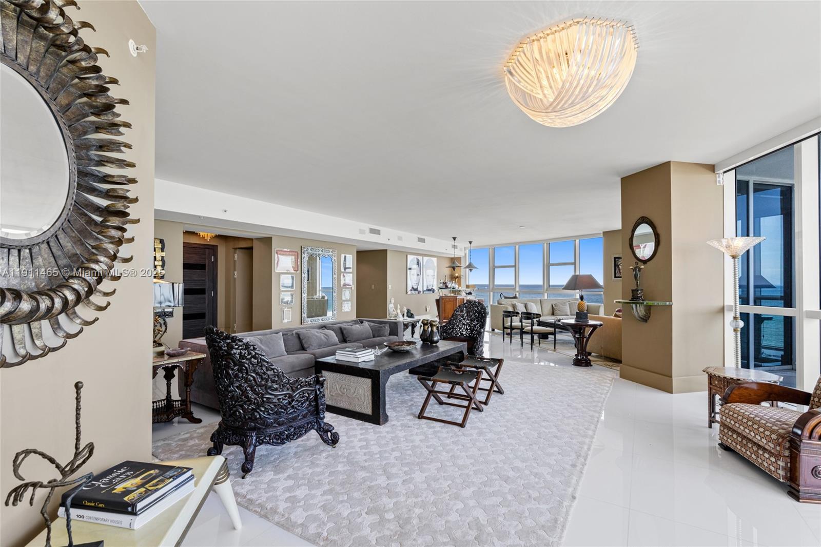 709 3 / 4 4045 кв.футов $ 2025-11-10 0 Фото