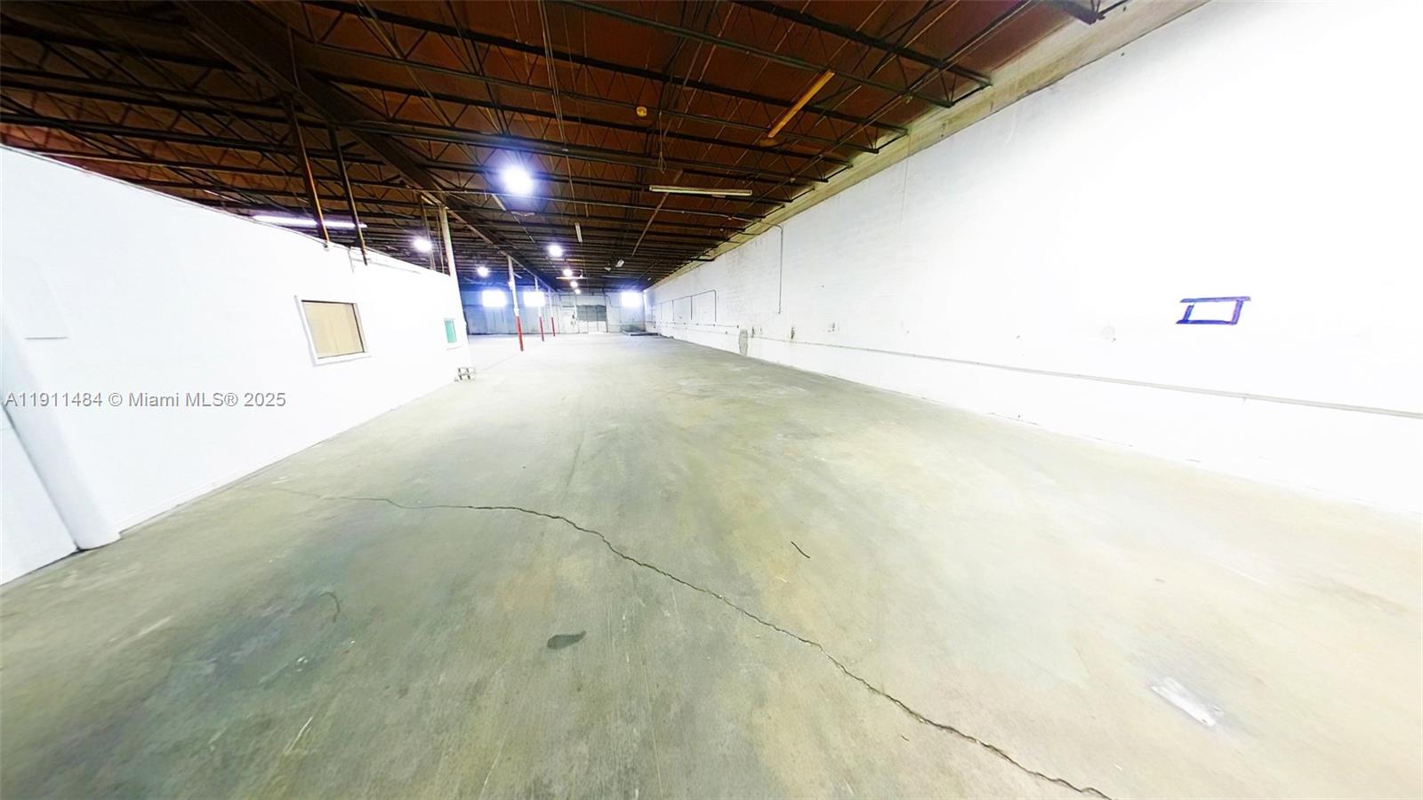 3171  /   кв.футов $ 2025-11-10 0 Фото