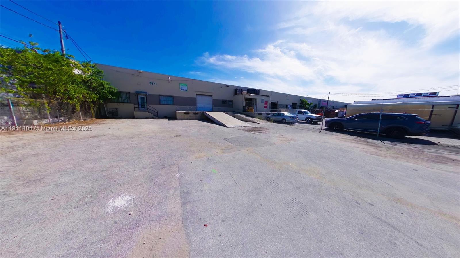 3171  /   кв.футов $ 2025-11-10 0 Фото