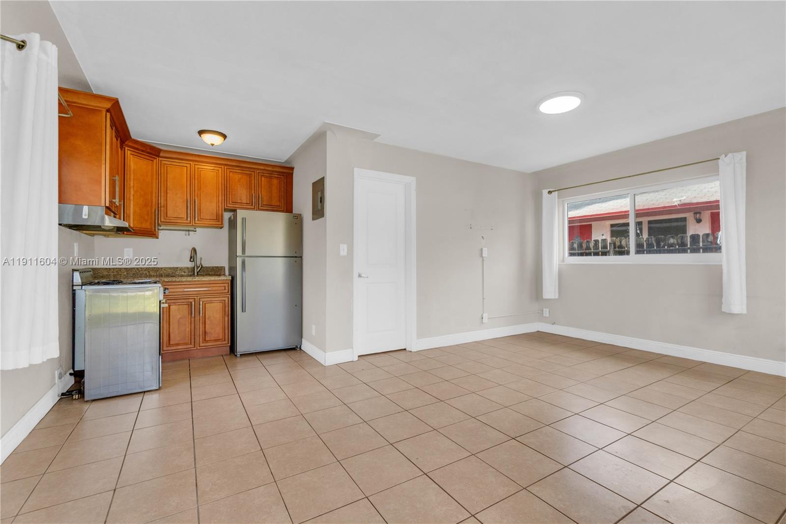 See details / 1210 sq. ft. $ 2025-11-10 0 Photo