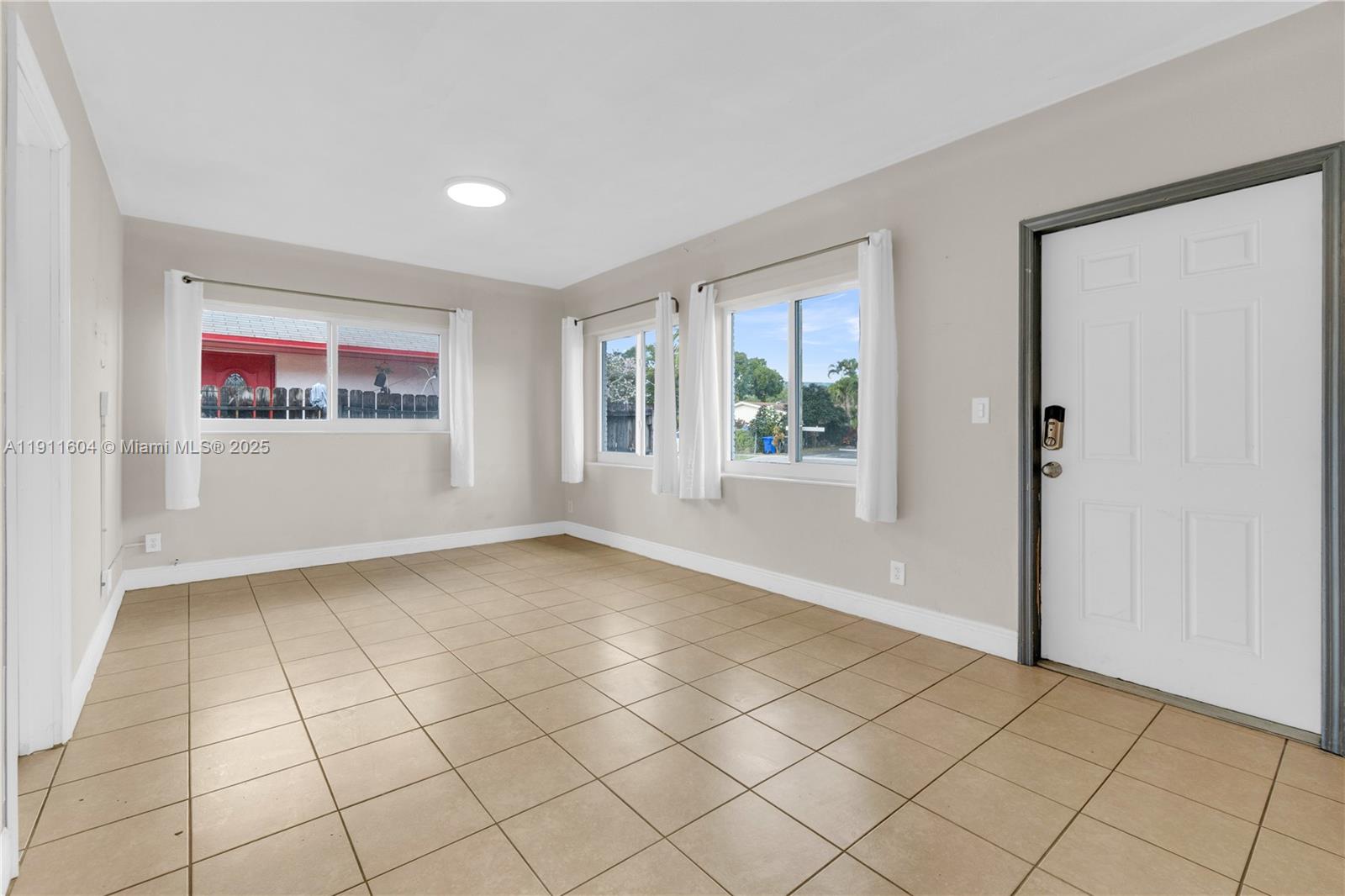 See details / 1210 sq. ft. $ 2025-11-10 0 Photo