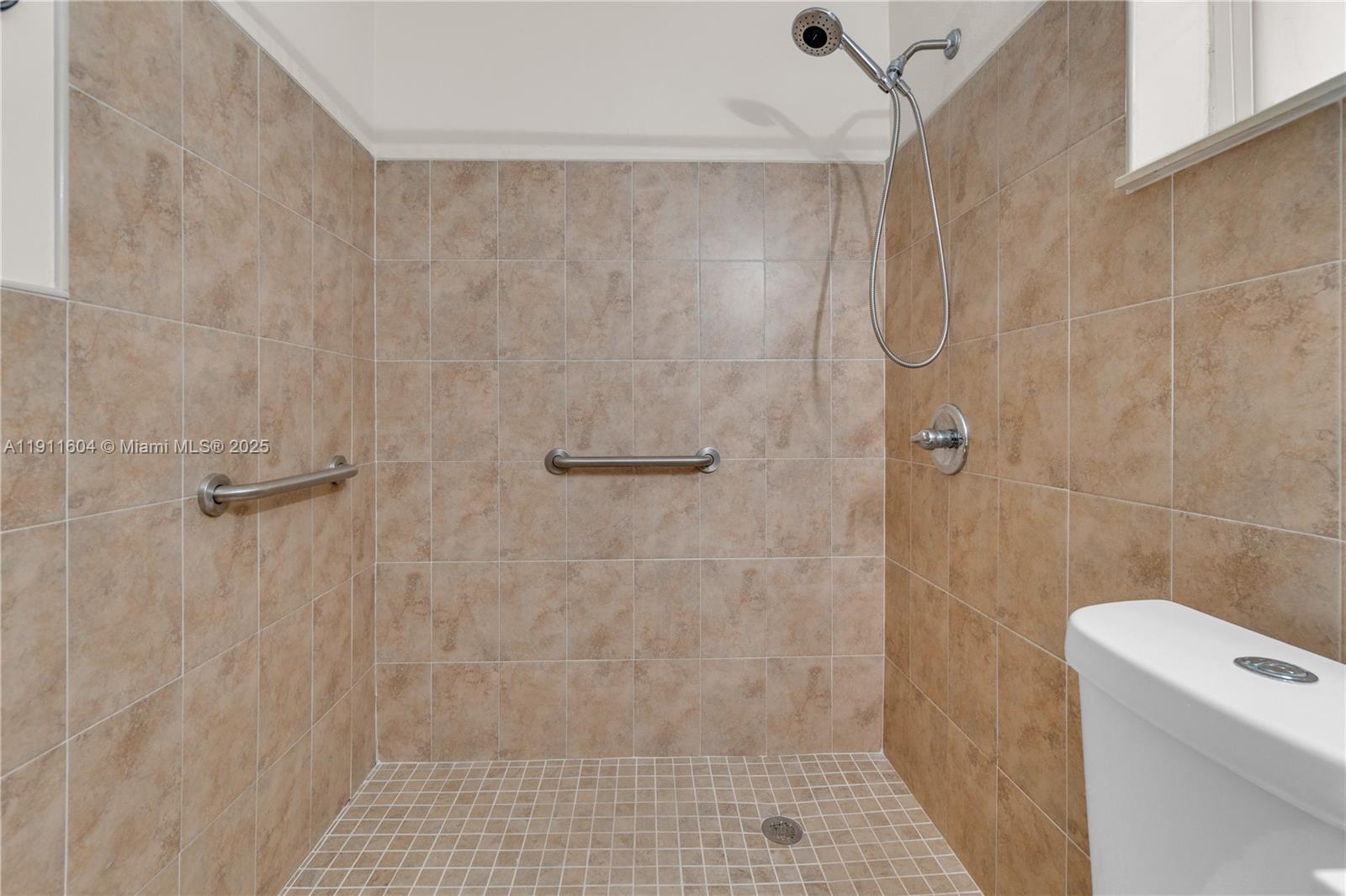 See details / 1210 sq. ft. $ 2025-11-10 0 Photo