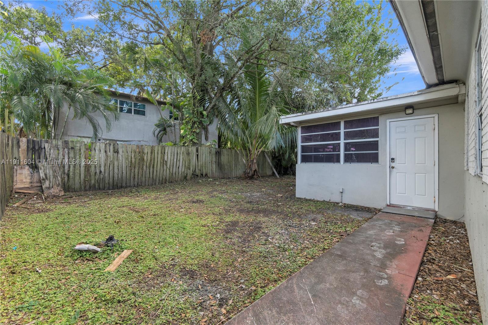 See details / 1210 sq. ft. $ 2025-11-10 0 Photo