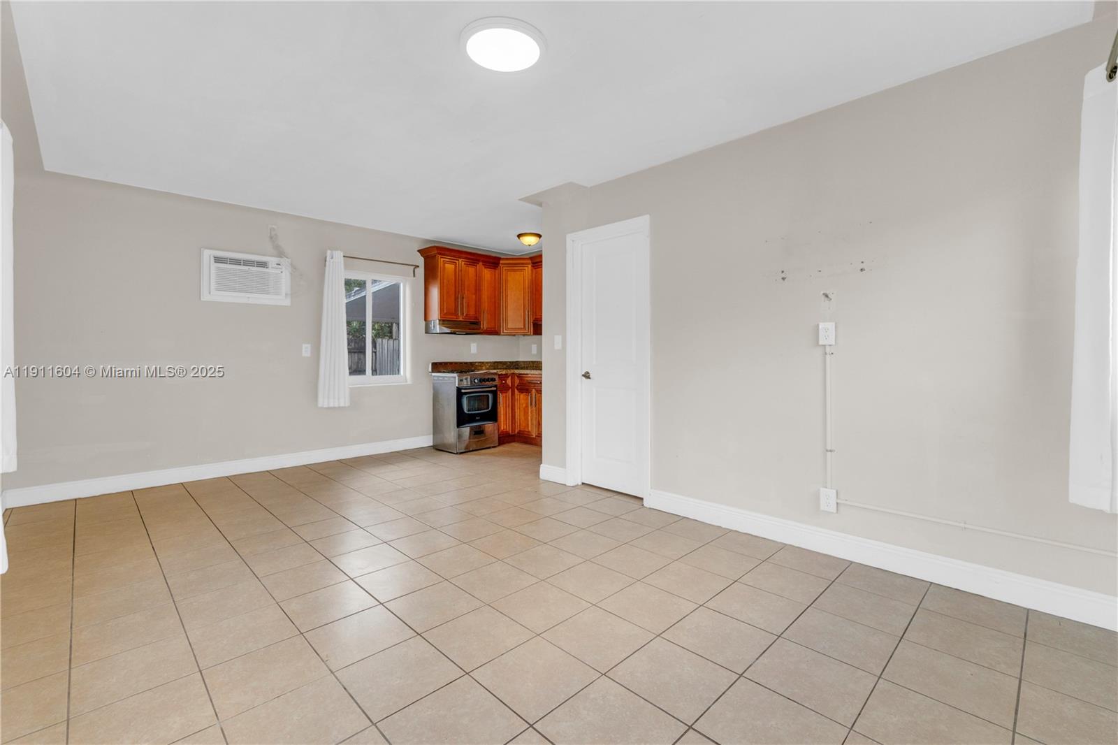 See details / 1210 sq. ft. $ 2025-11-10 0 Photo