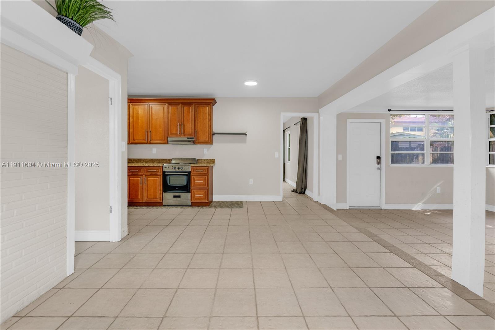 See details / 1210 sq. ft. $ 2025-11-10 0 Photo