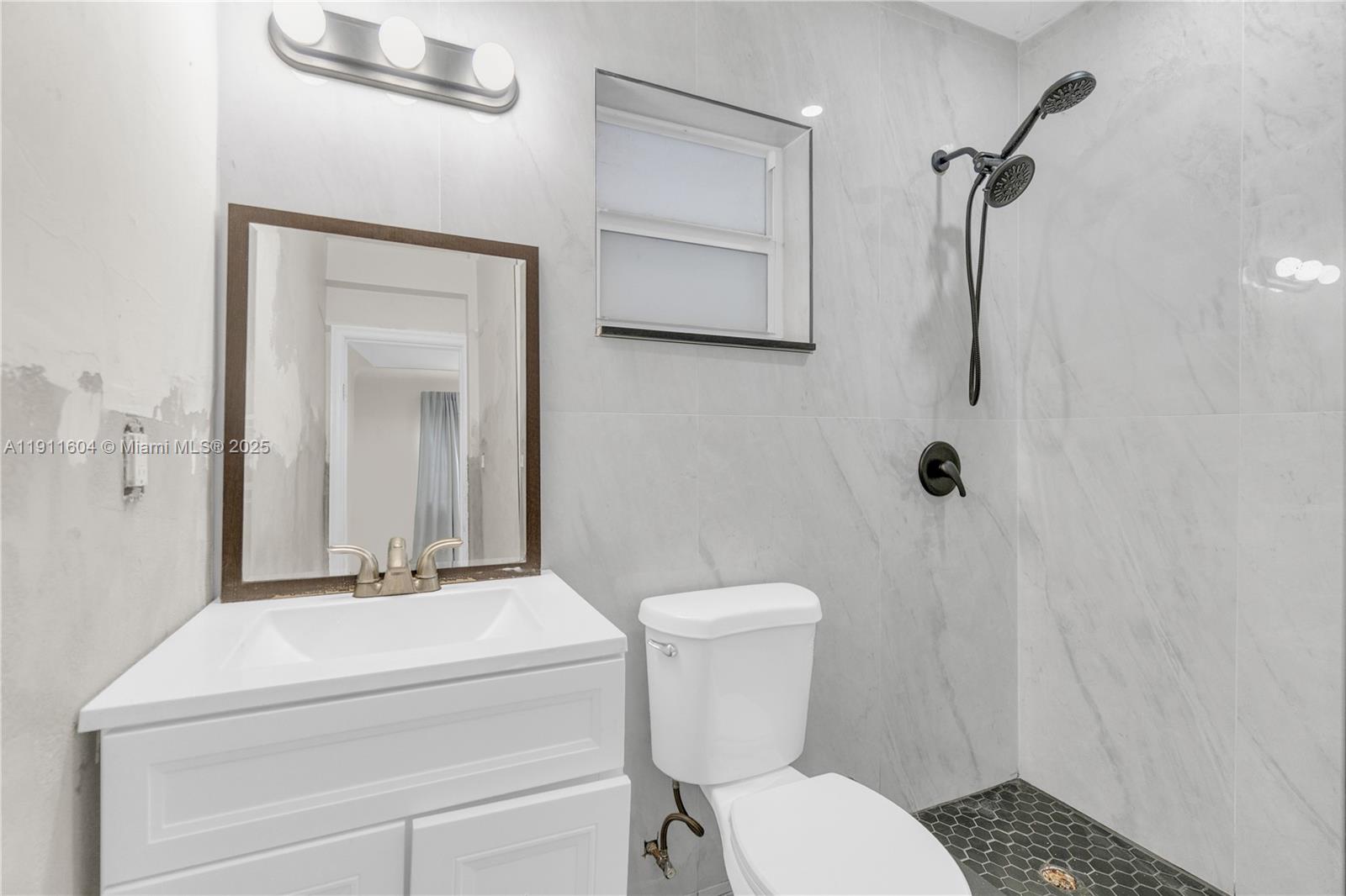 See details / 1210 sq. ft. $ 2025-11-10 0 Photo