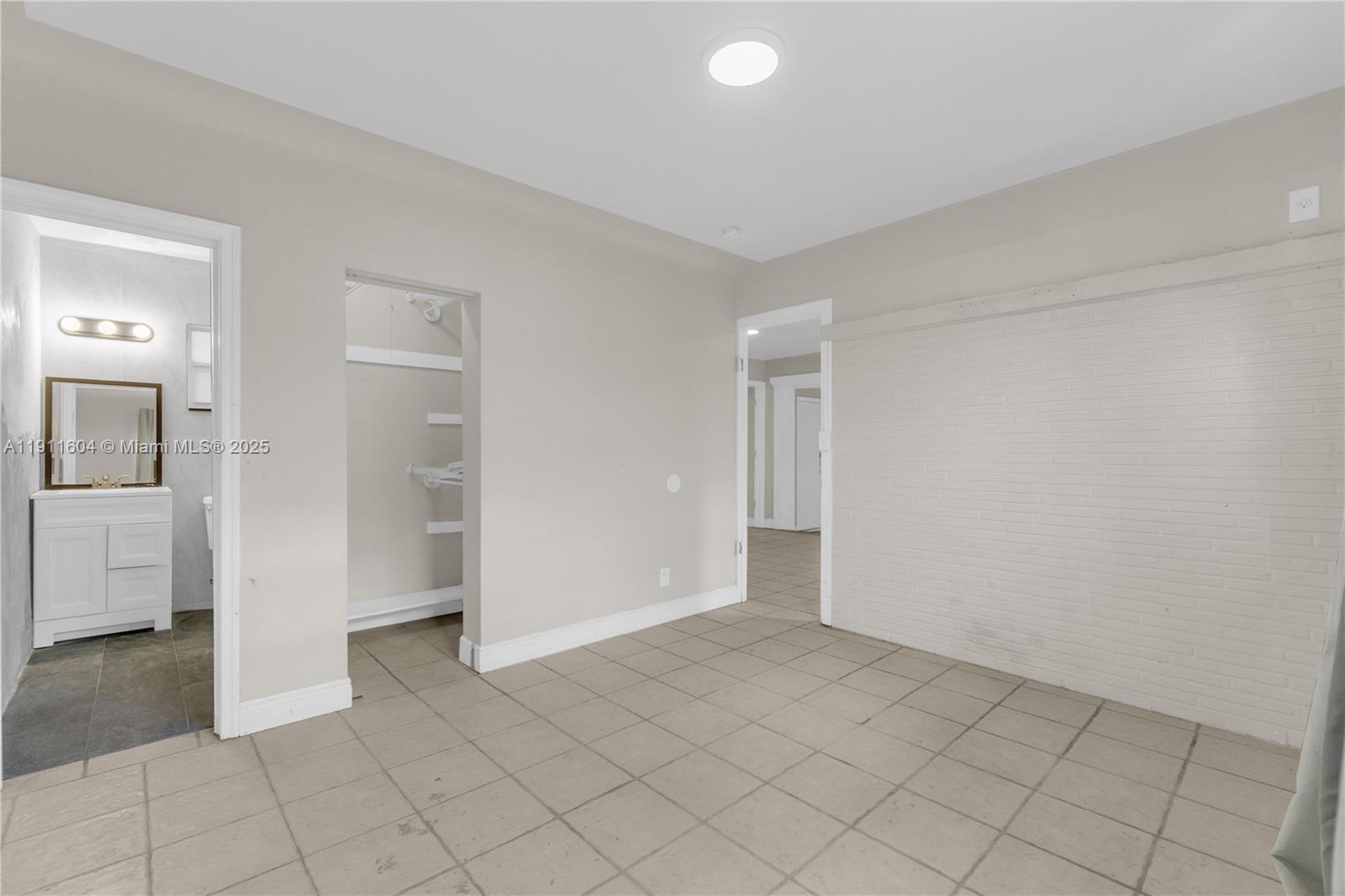 See details / 1210 sq. ft. $ 2025-11-10 0 Photo