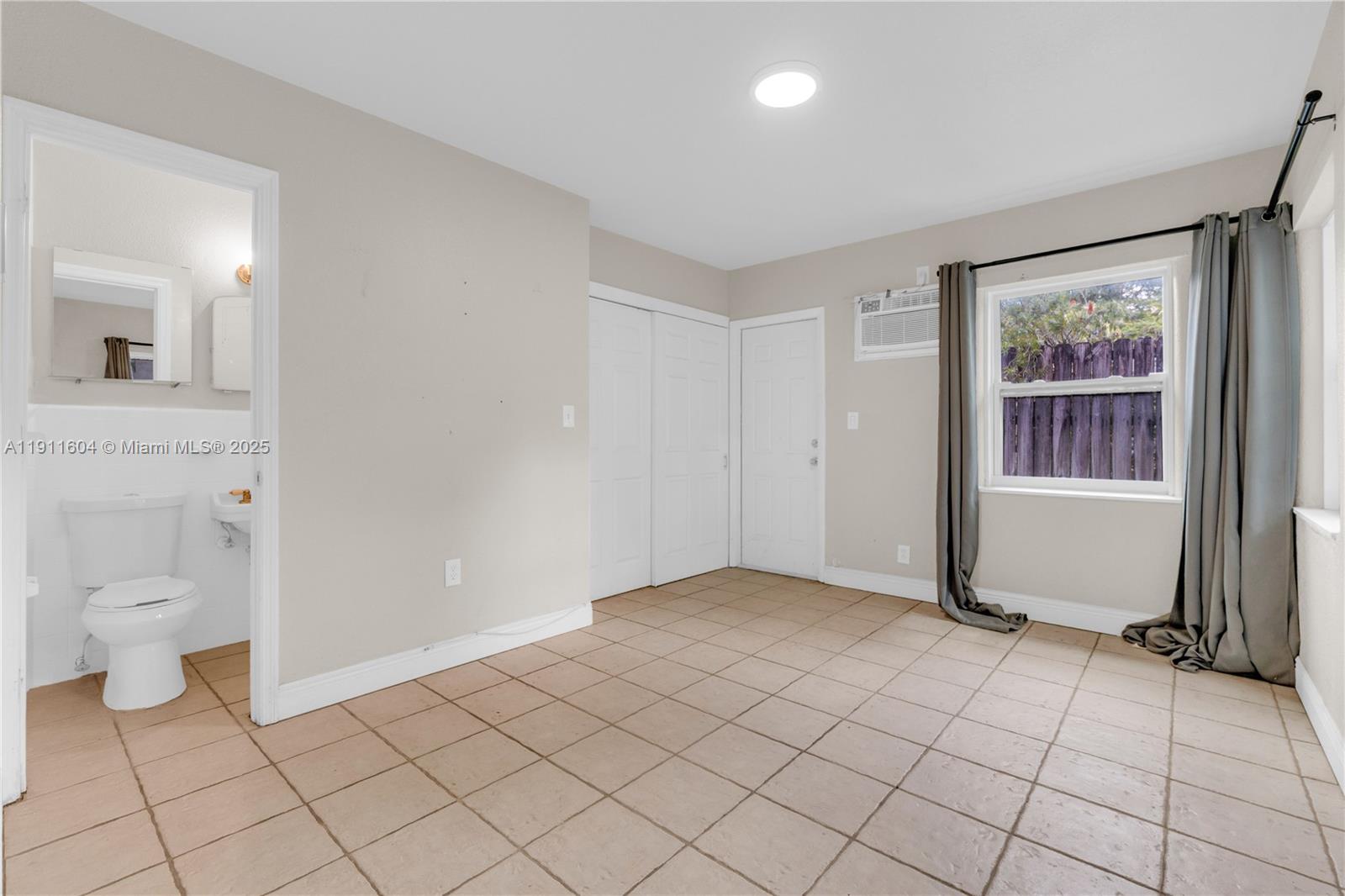 See details / 1210 sq. ft. $ 2025-11-10 0 Photo