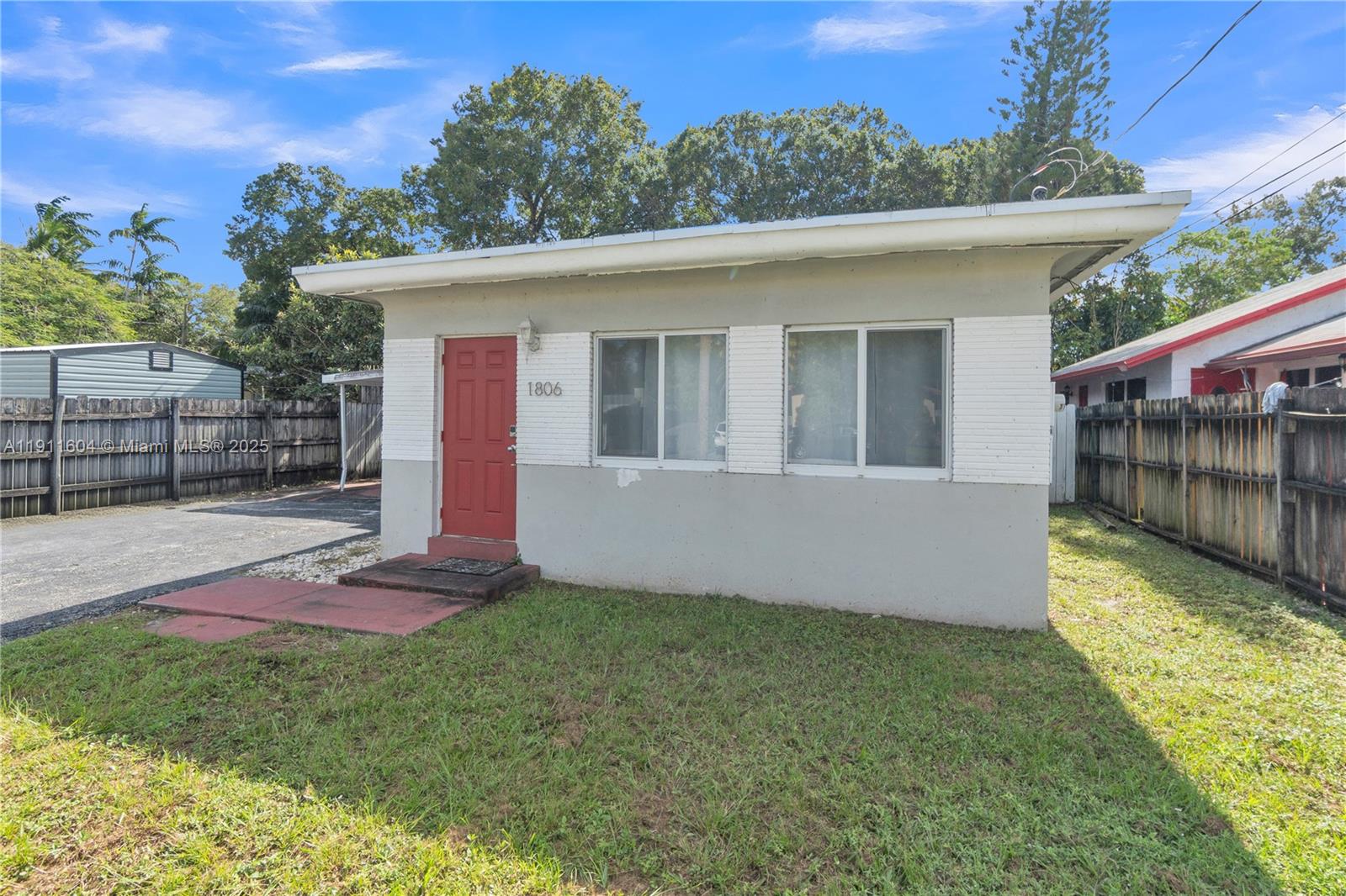 See details / 1210 sq. ft. $ 2025-11-10 0 Photo