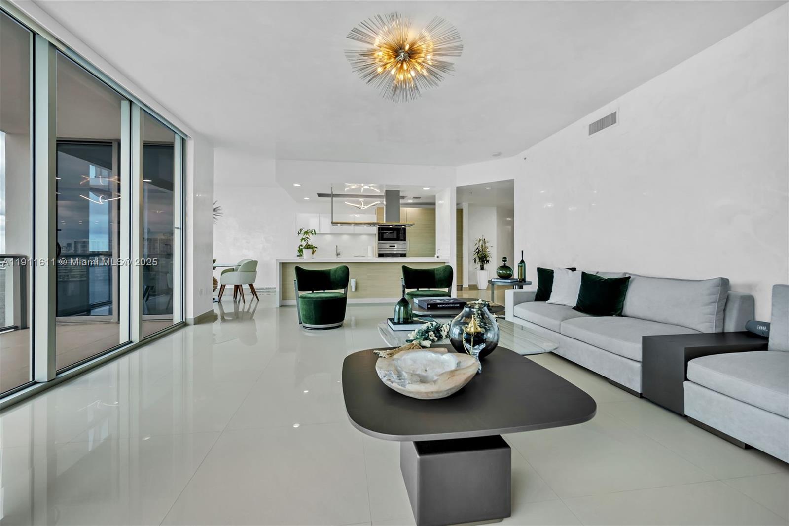 Photo of 17301 Biscayne Blvd #910, North Miami Beach, Florida, 33160 -