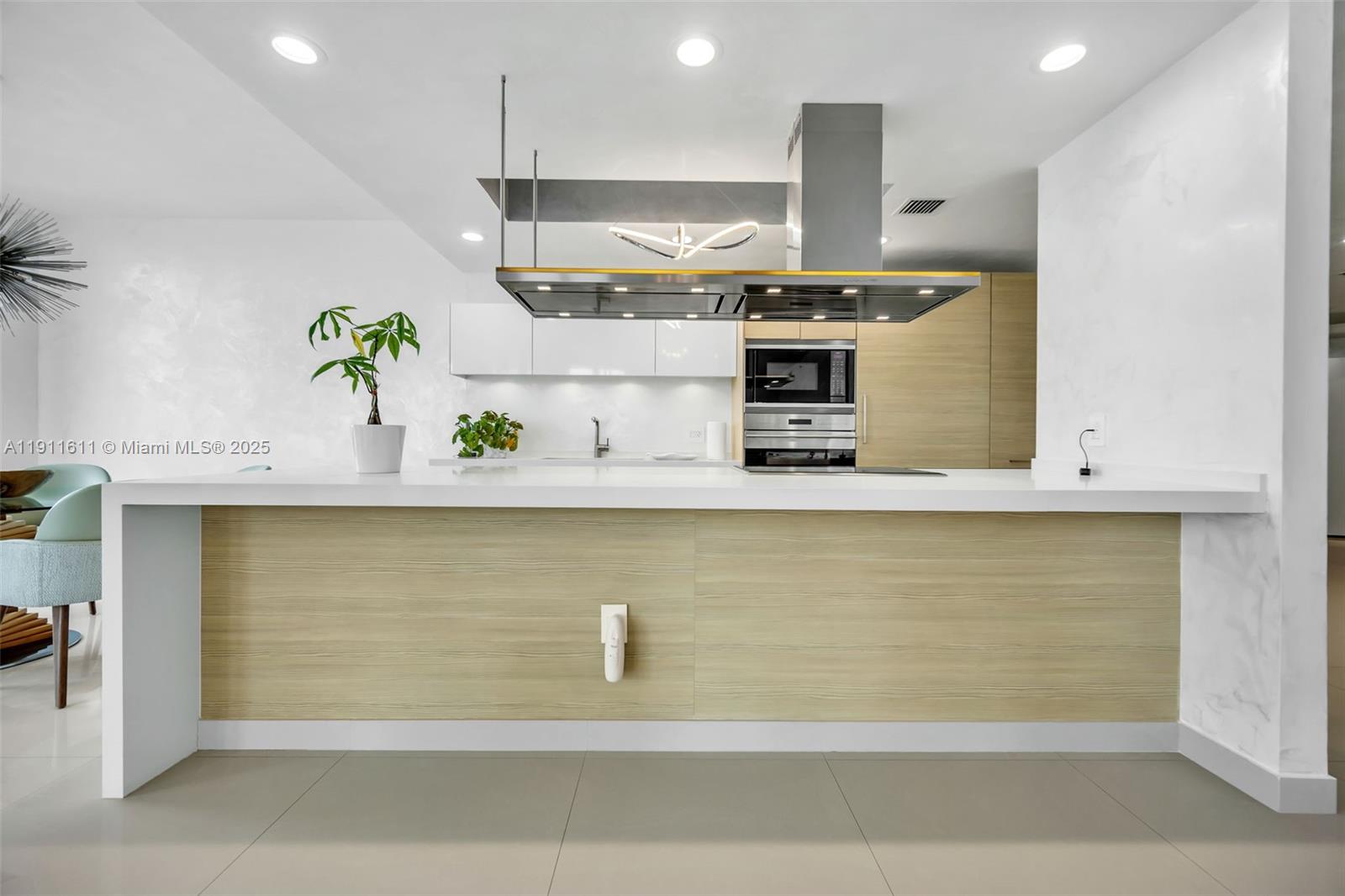 Photo of 17301 Biscayne Blvd #910, North Miami Beach, Florida, 33160 -