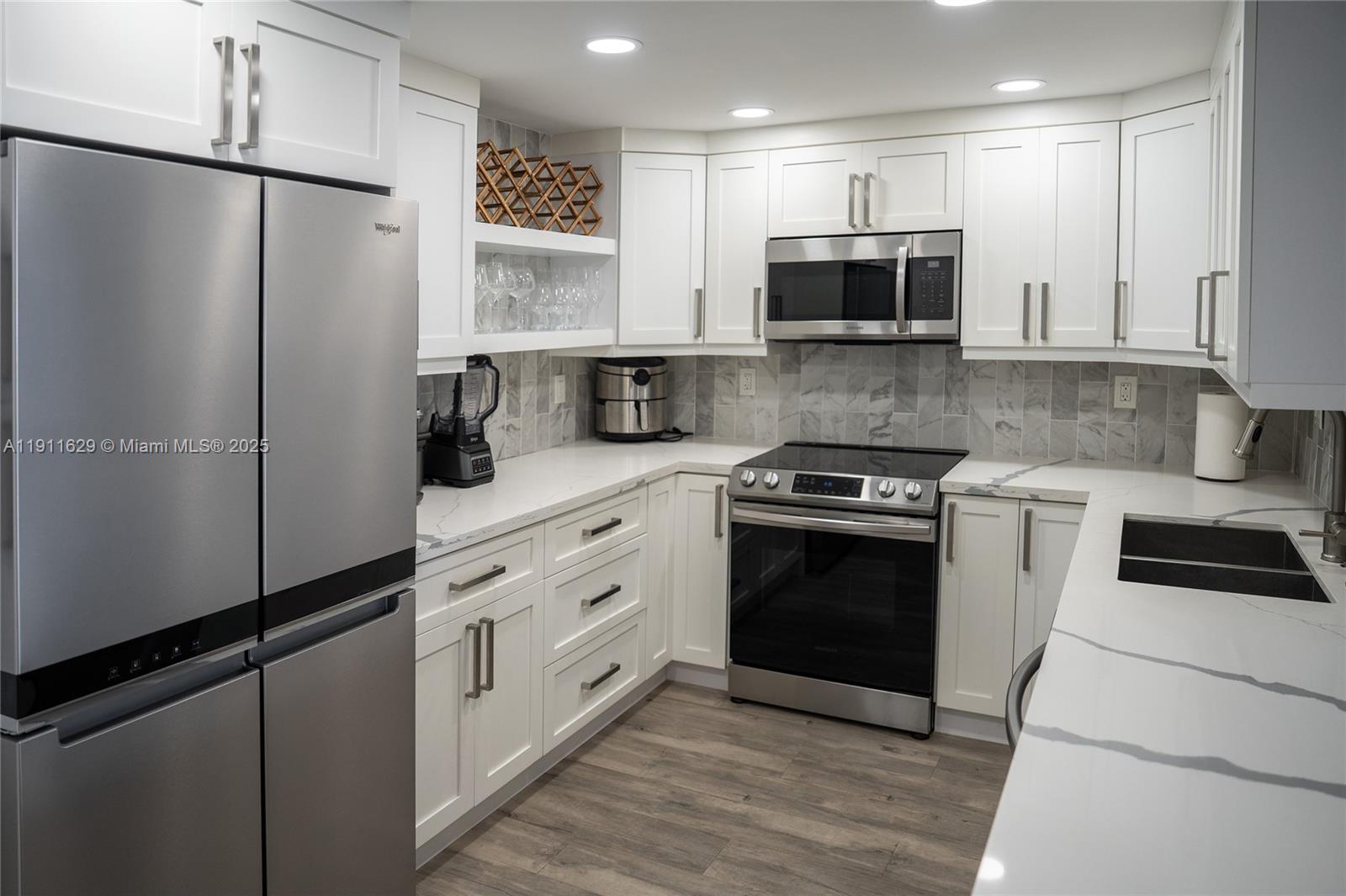 Photo of 1600 Ocean Dr  #17D, Hollywood, Florida, 33019 - 