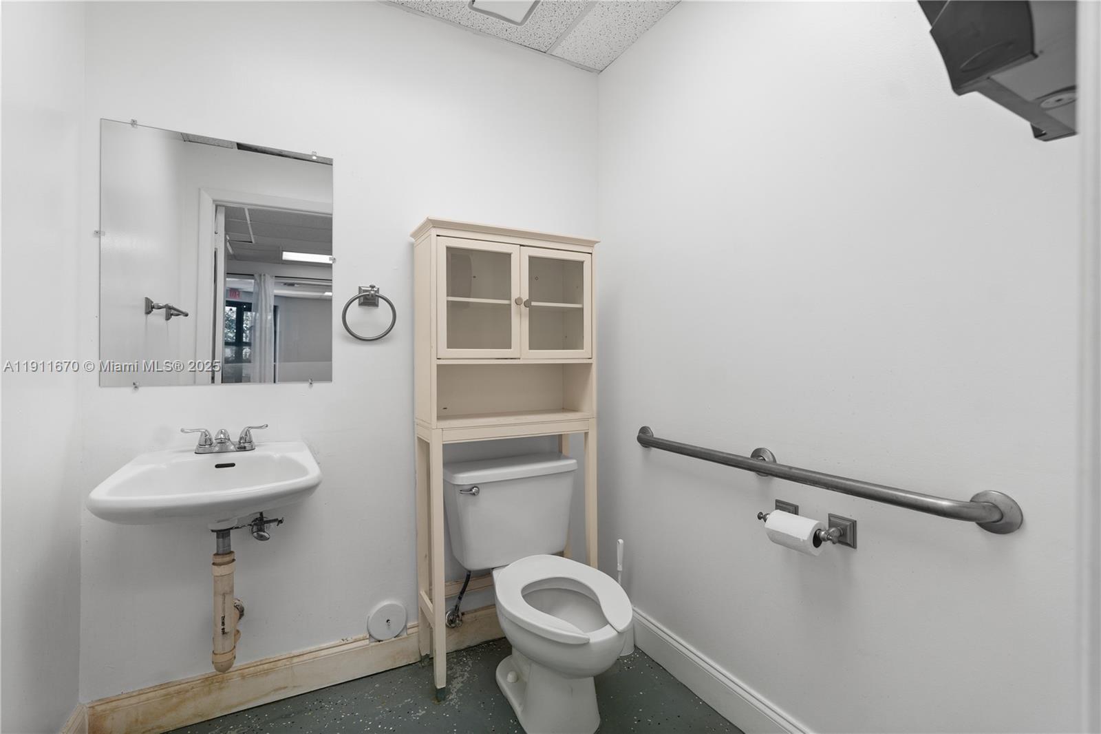 Ver detalles 1C / sq. ft. $ 2025-11-10 0 foto