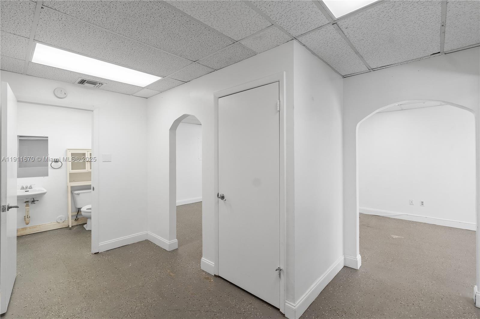 Ver detalles 1C / sq. ft. $ 2025-11-10 0 foto