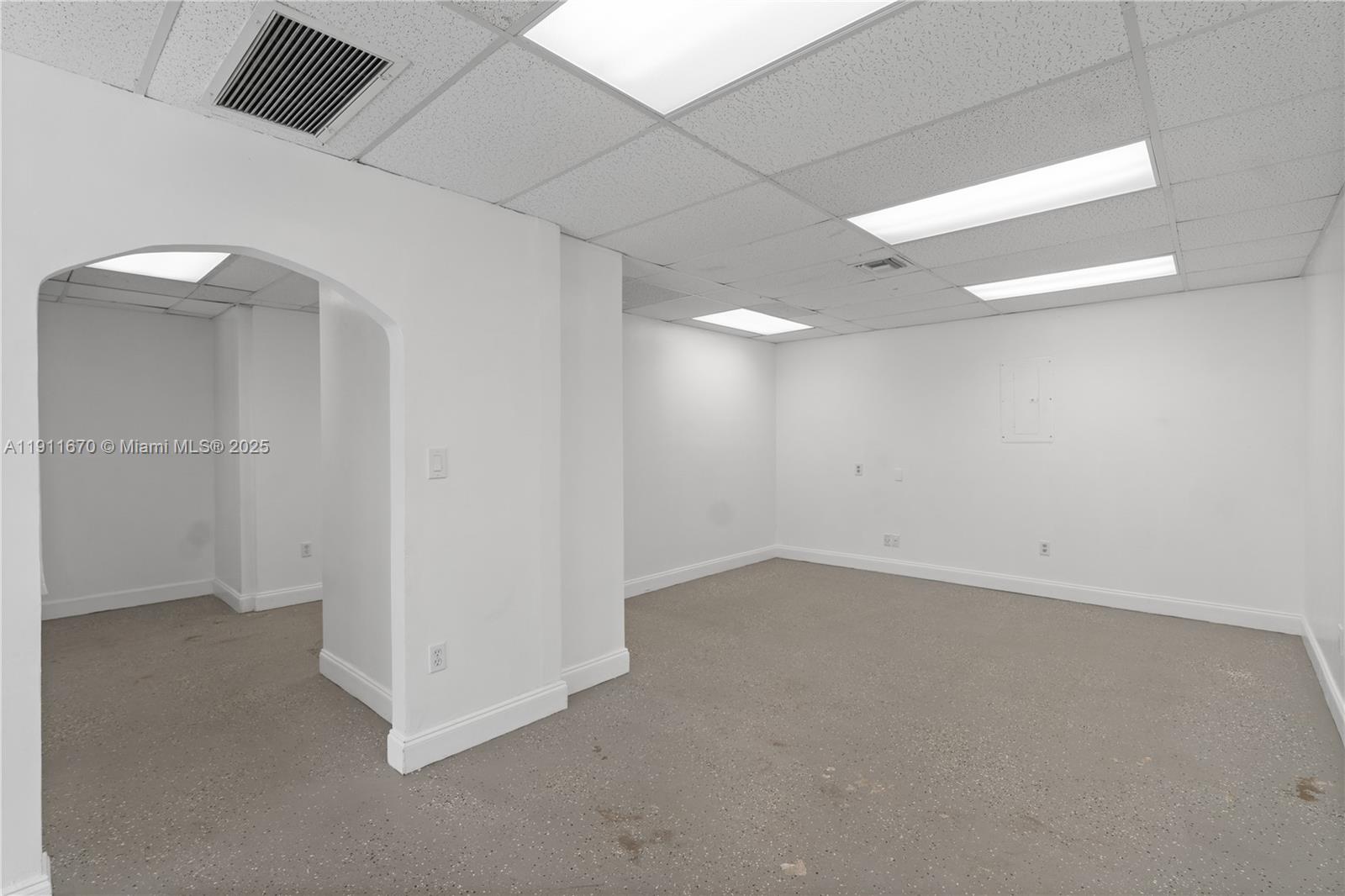 Ver detalles 1C / sq. ft. $ 2025-11-10 0 foto