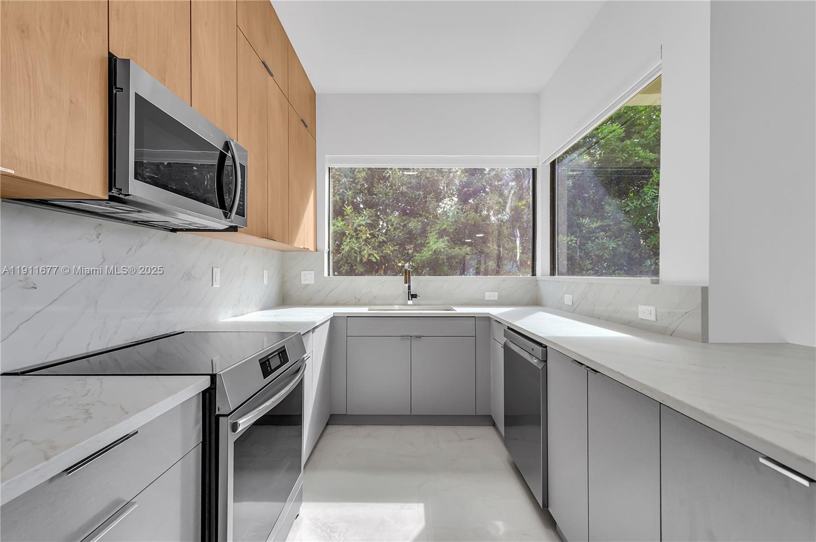   /  5472 sq. ft. $ 2025-11-10 0 foto