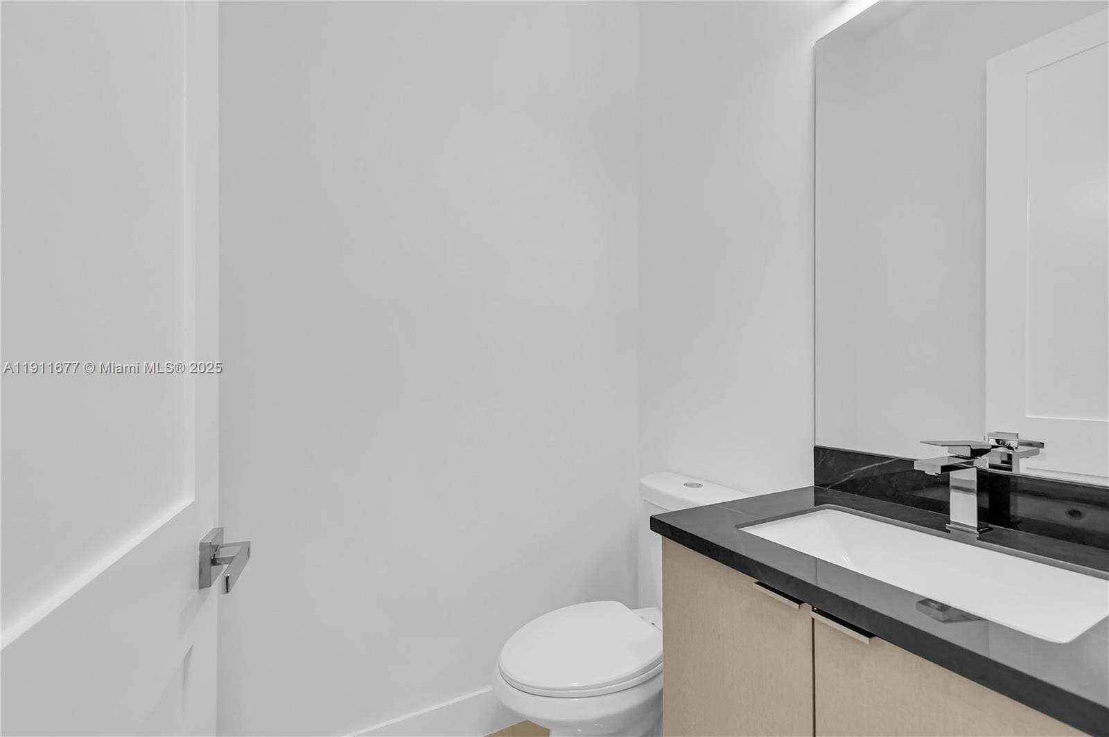   /  5472 sq. ft. $ 2025-11-10 0 foto