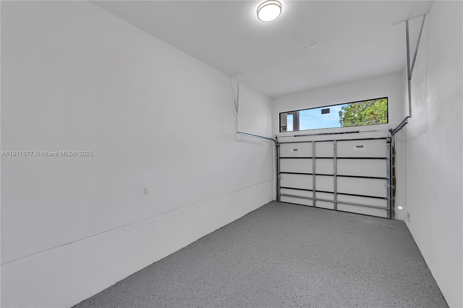   /  5472 sq. ft. $ 2025-11-10 0 foto