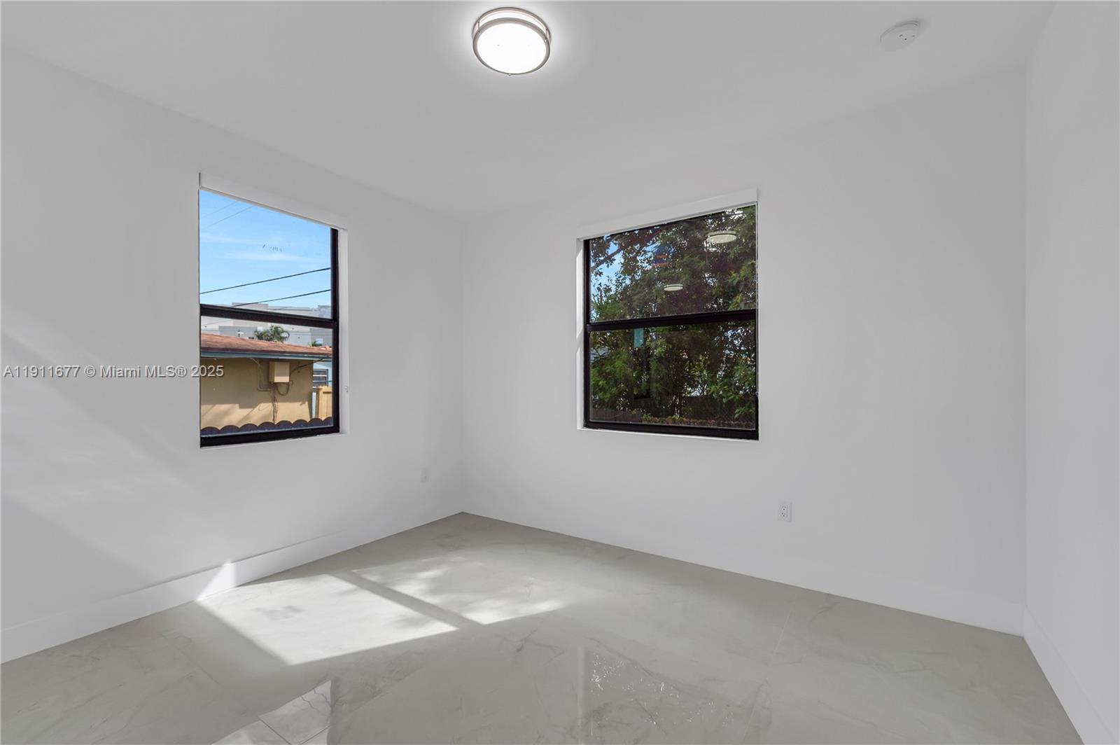   /  5472 sq. ft. $ 2025-11-10 0 foto