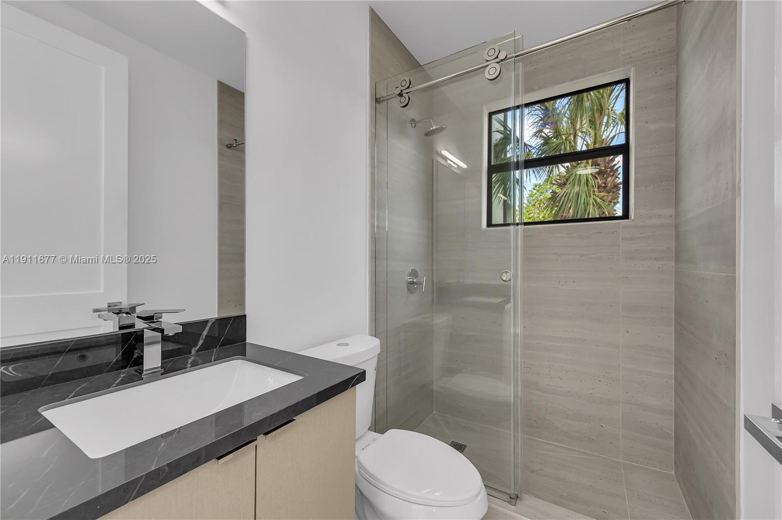   /  5472 sq. ft. $ 2025-11-10 0 foto