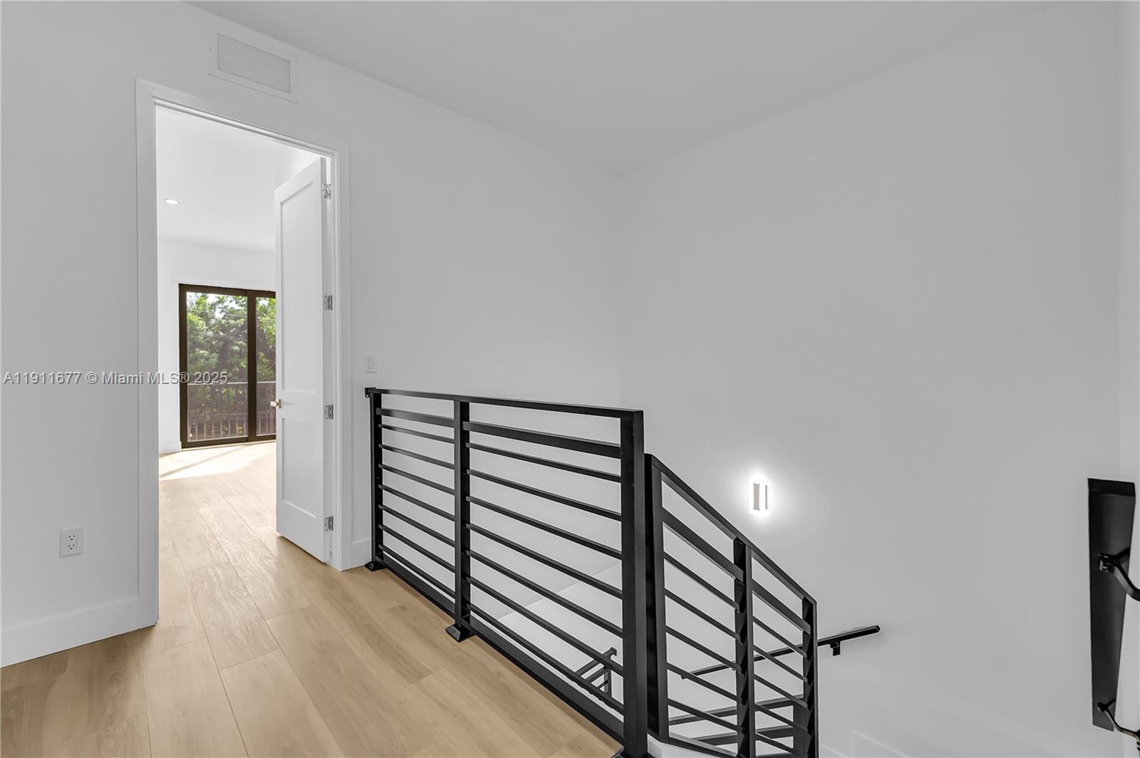   /  5472 sq. ft. $ 2025-11-10 0 foto