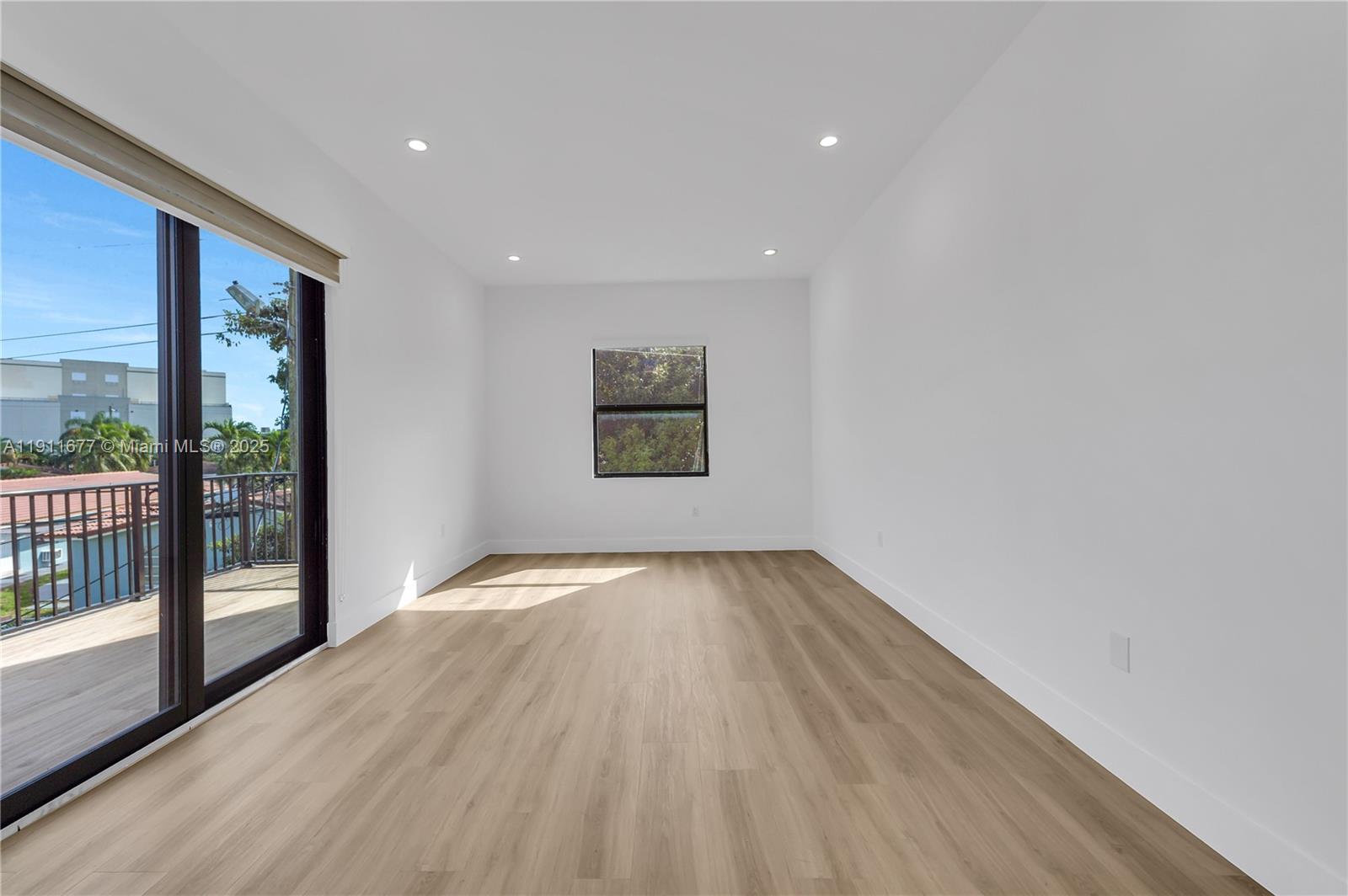   /  5472 sq. ft. $ 2025-11-10 0 foto