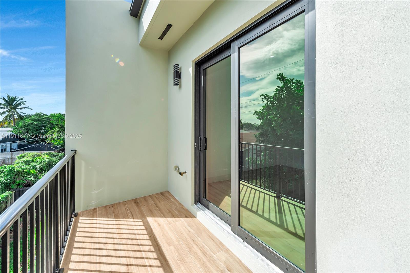   /  5472 sq. ft. $ 2025-11-10 0 foto