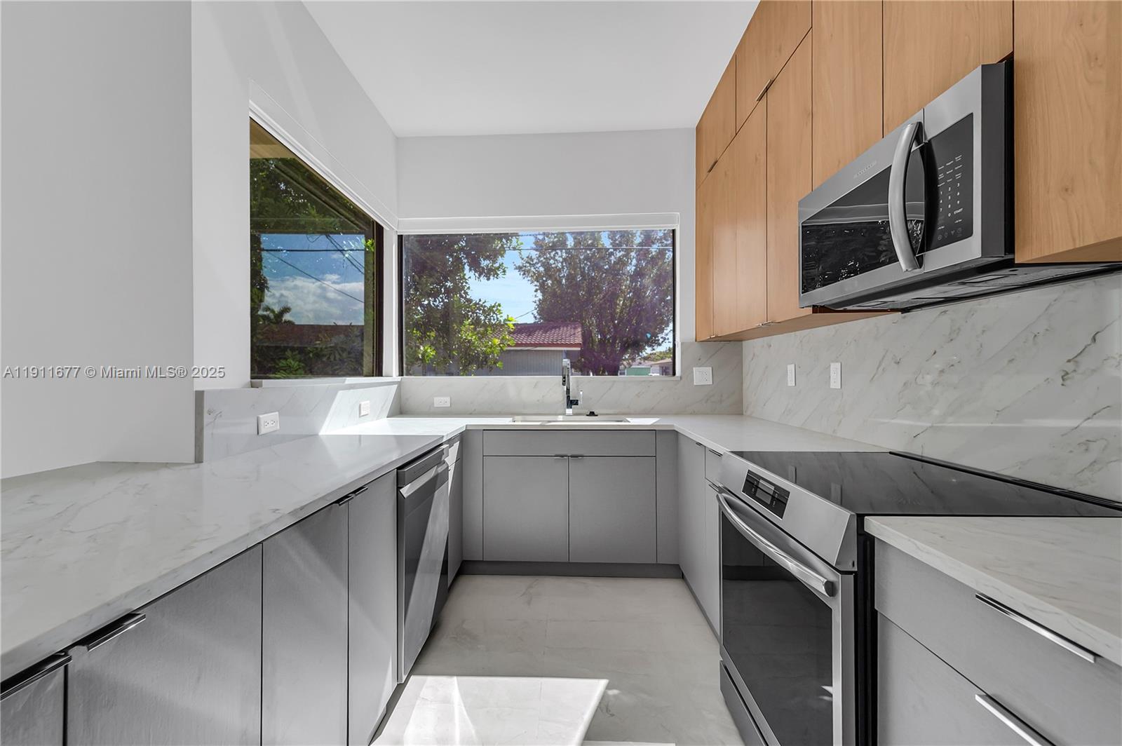   /  5472 sq. ft. $ 2025-11-10 0 foto