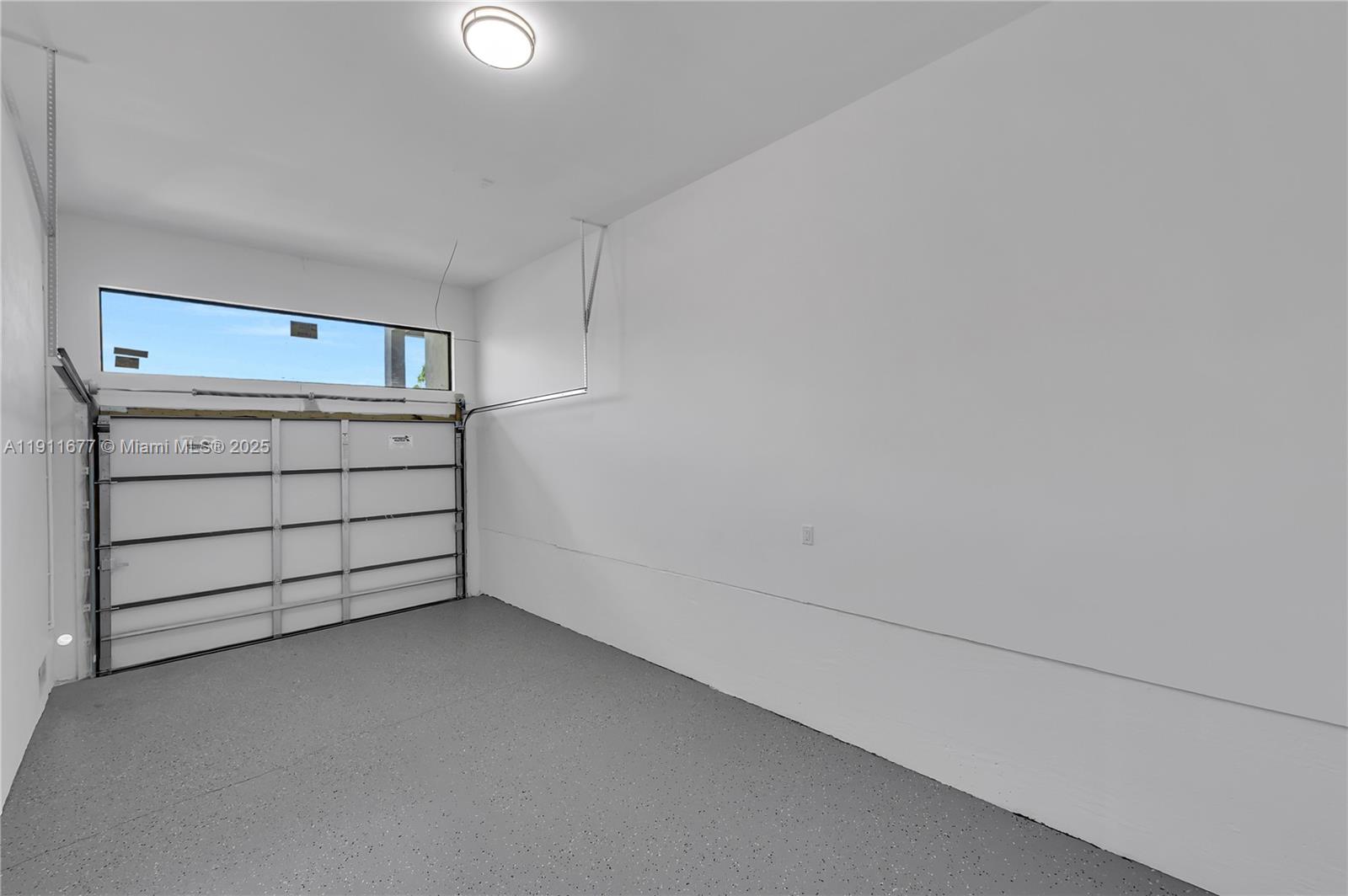   /  5472 sq. ft. $ 2025-11-10 0 foto