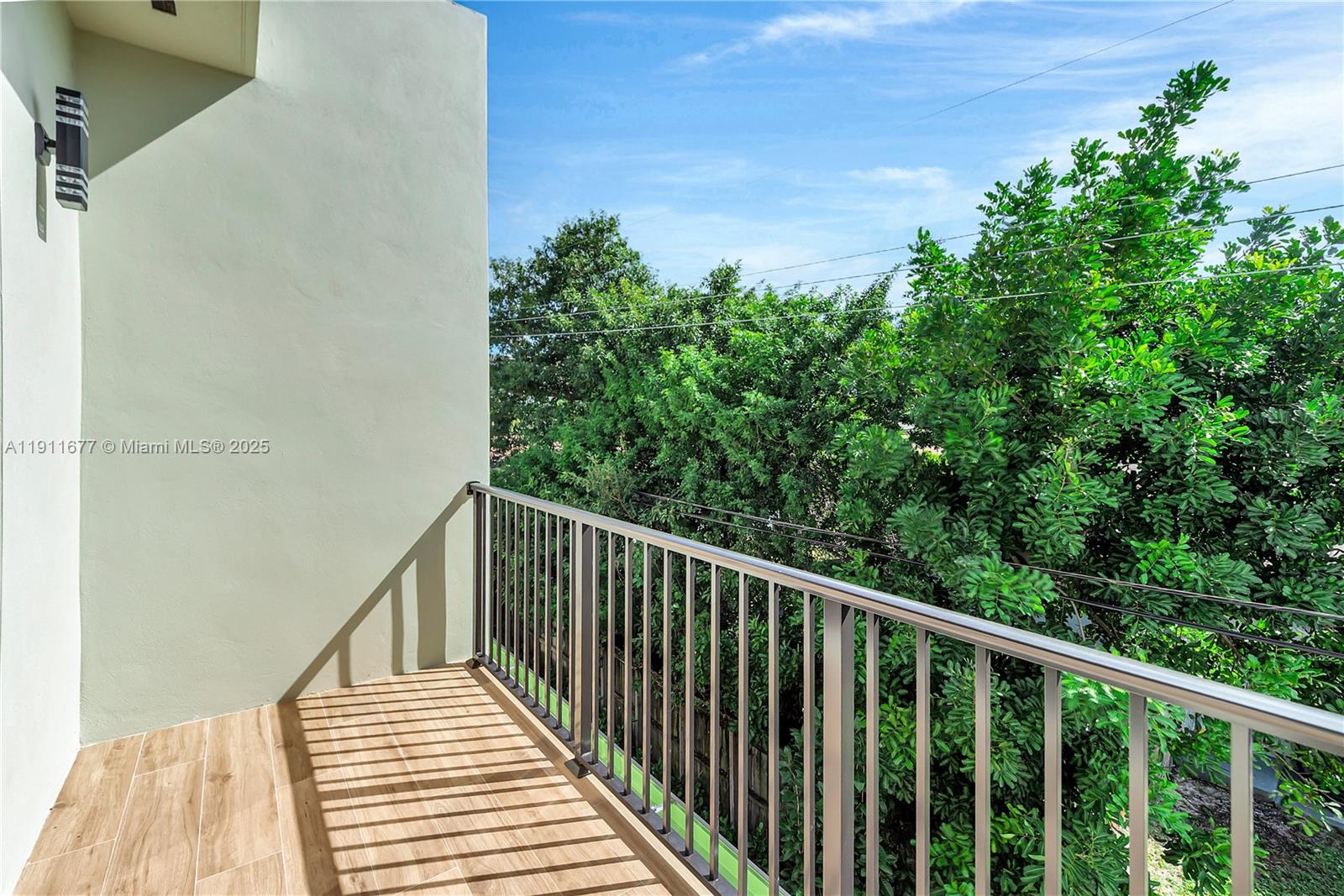   /  5472 sq. ft. $ 2025-11-10 0 foto