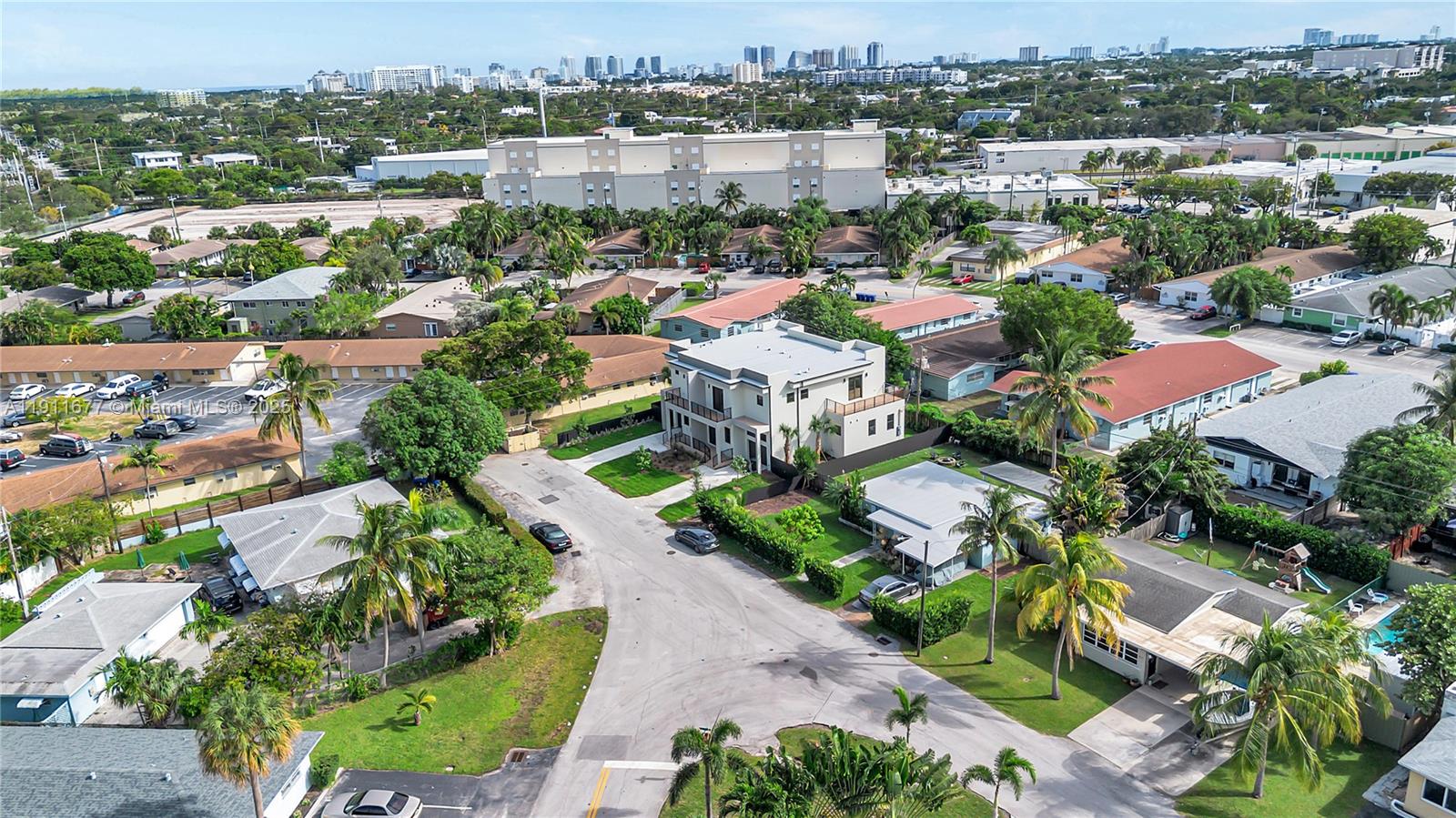   /  5472 sq. ft. $ 2025-11-10 0 foto