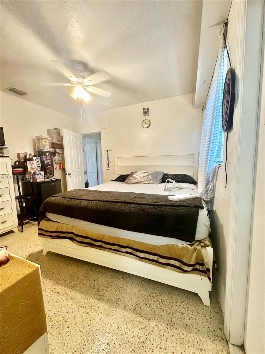   /  1645 кв.футов $ 2025-12-17 0 Фото