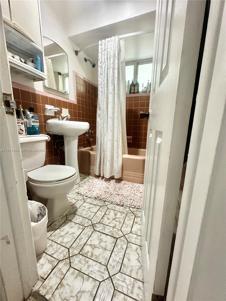   /  1645 кв.футов $ 2025-12-17 0 Фото