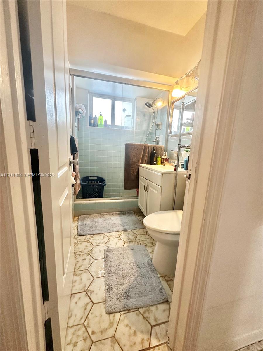   /  1645 кв.футов $ 2025-12-17 0 Фото