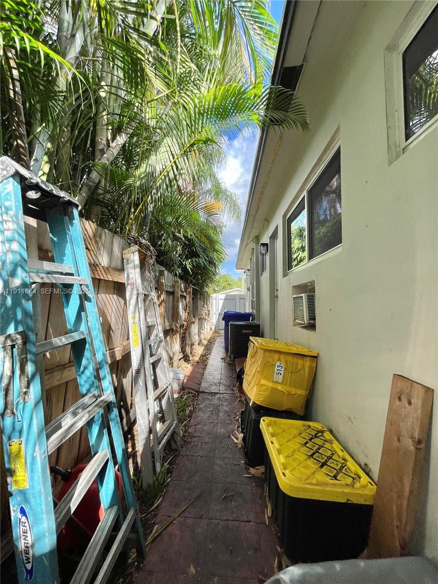   /  1645 кв.футов $ 2025-12-17 0 Фото